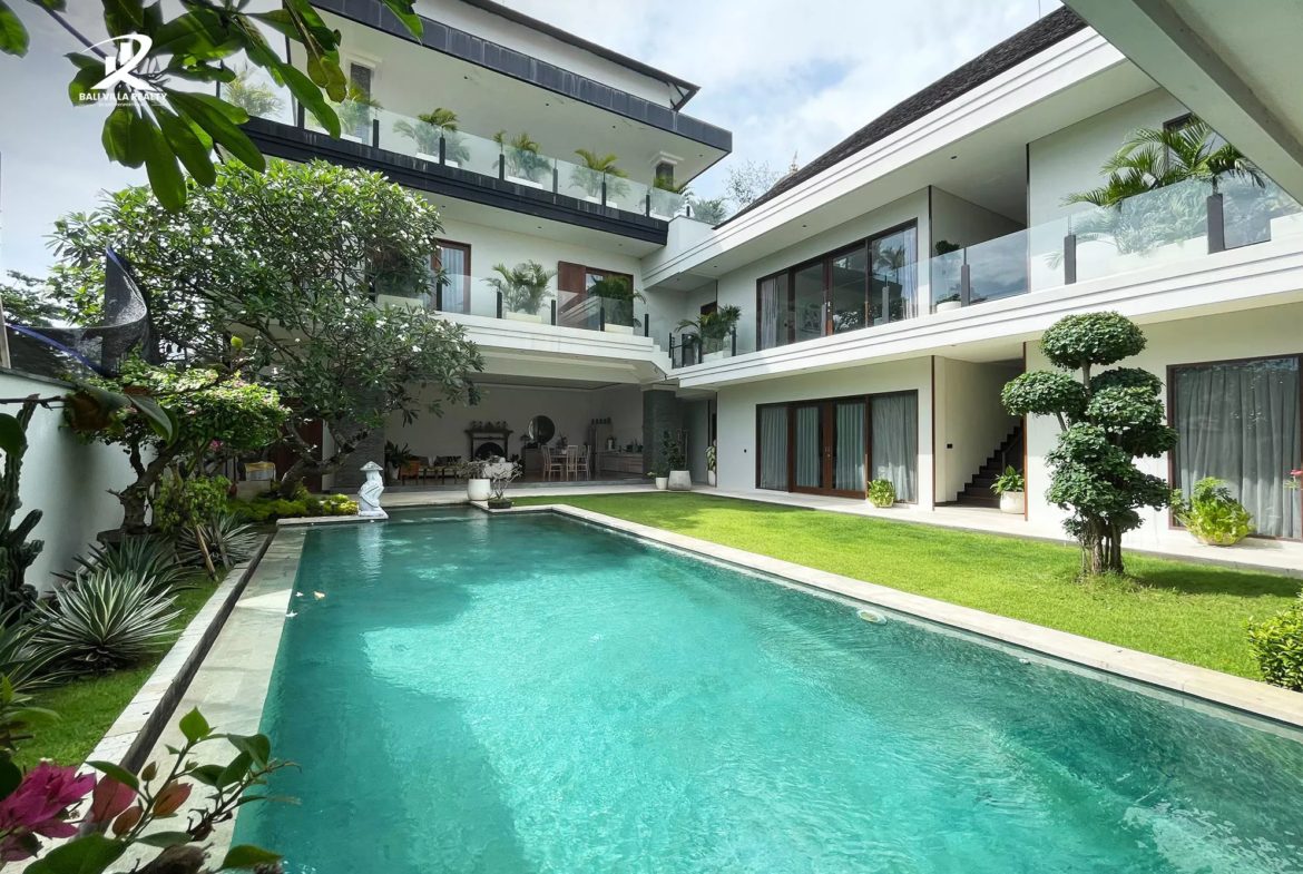The Crown Jewel of Canggu: Palatial 7BR Freehold Sanctuary for Sale