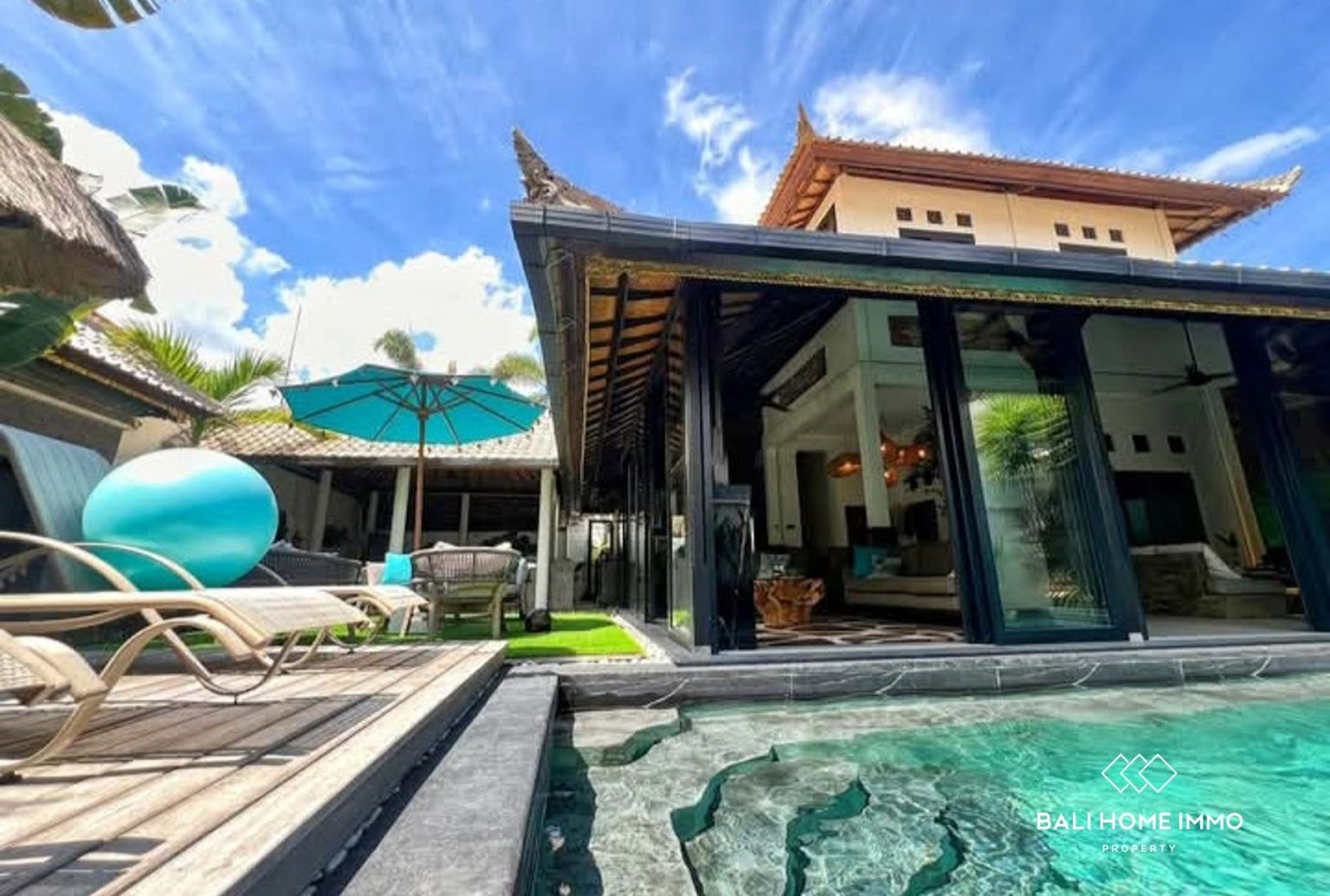Tropical 4 Bedroom Villa for Leasehold Sale in Seminyak Bali - RF11119