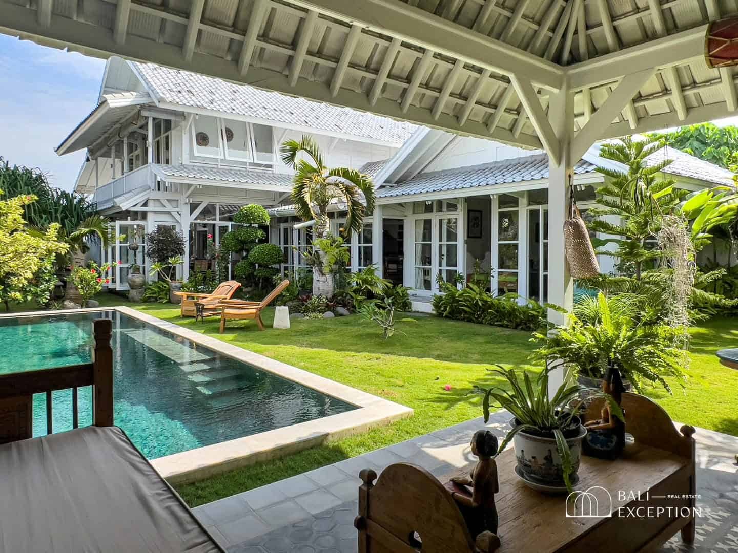 Ricefield View 4 Bedroom Villa for Sale Leasehold in Seminyak Be-1957