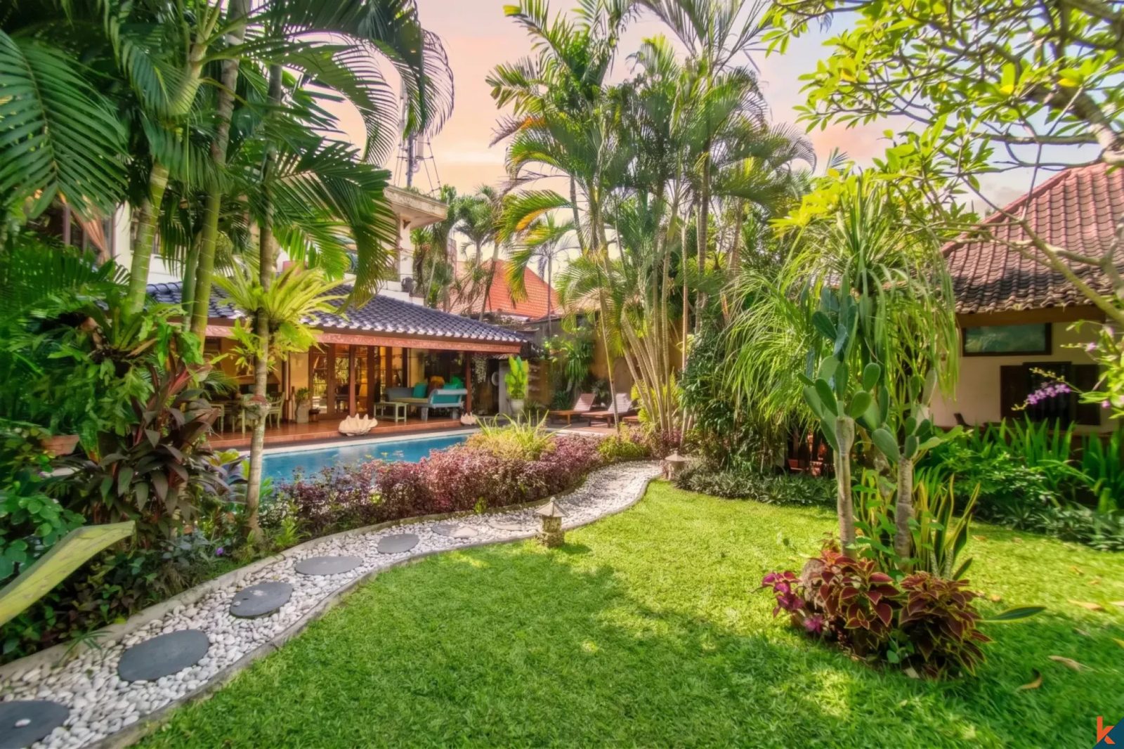 Freehold Real Estate with Traditional Influences for Sale in Central Seminyak