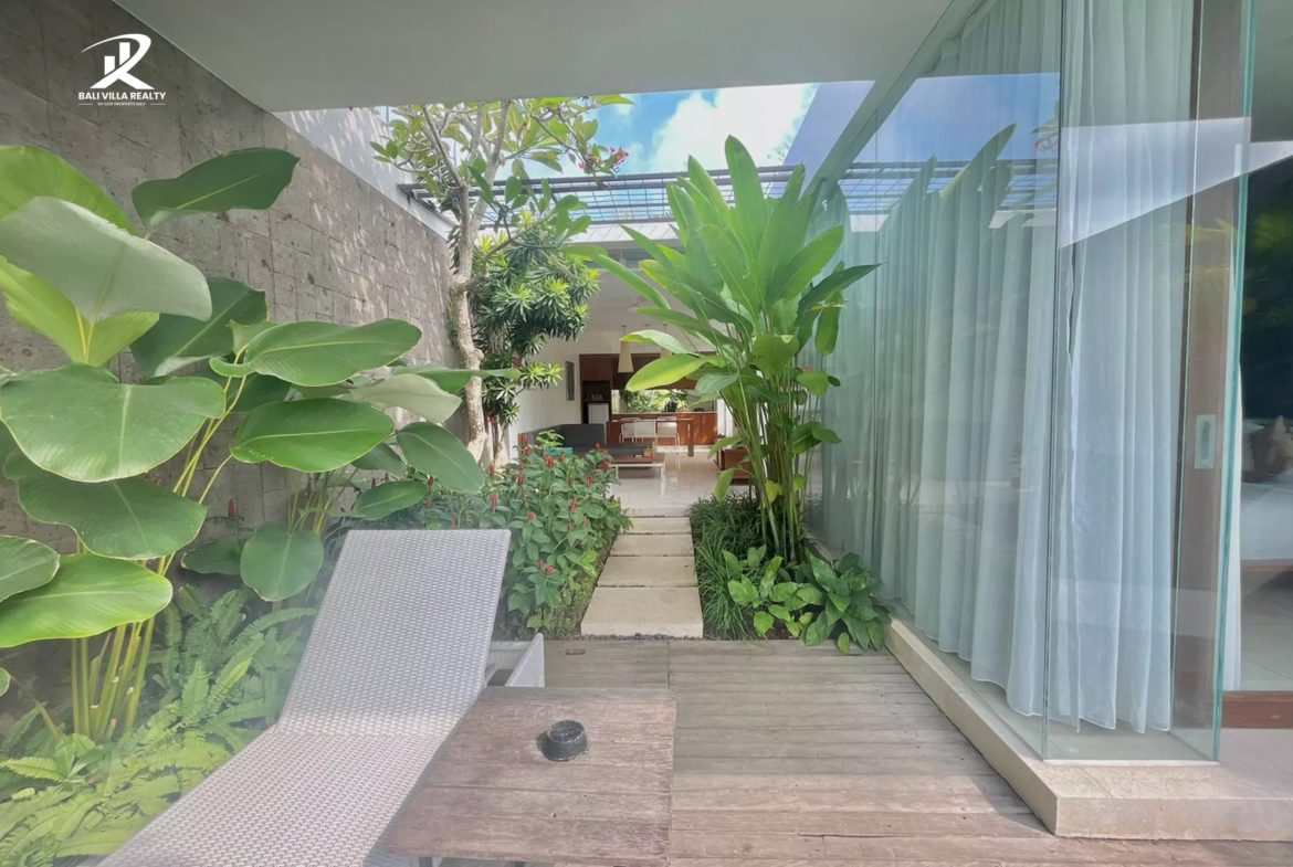 1BR Chic Tropical Villa in Prime Uluwatu for Freehold
