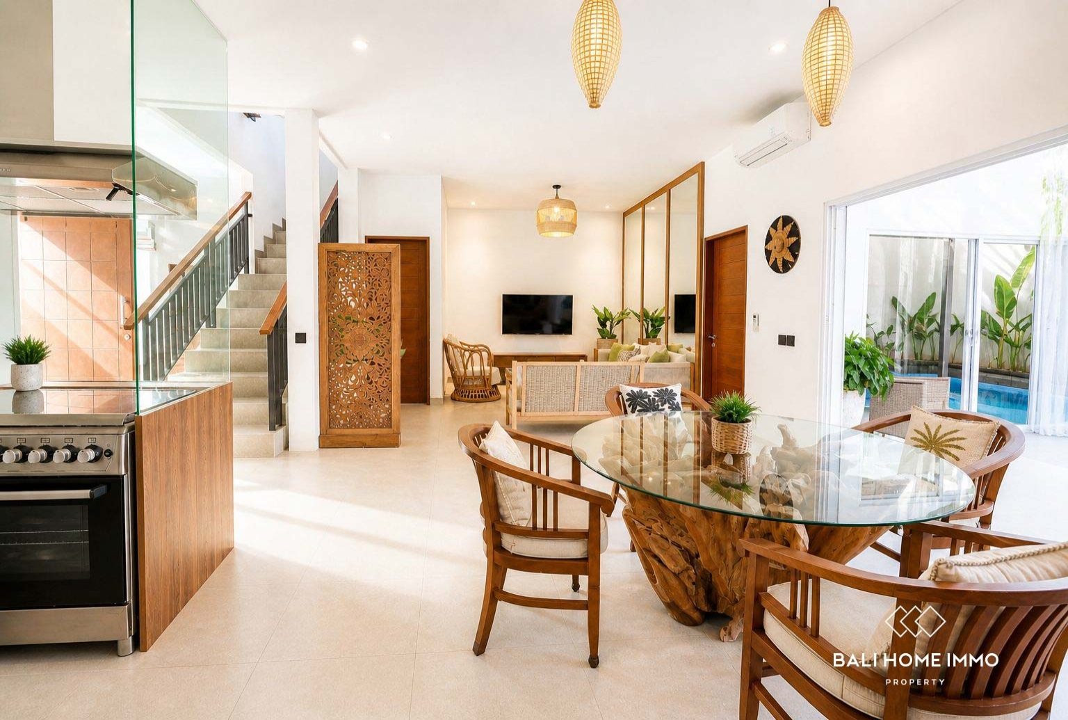 Newly Renovated 3 Bedrooms Villa For Sale and Rental in Seminyak Bali - RF10015B