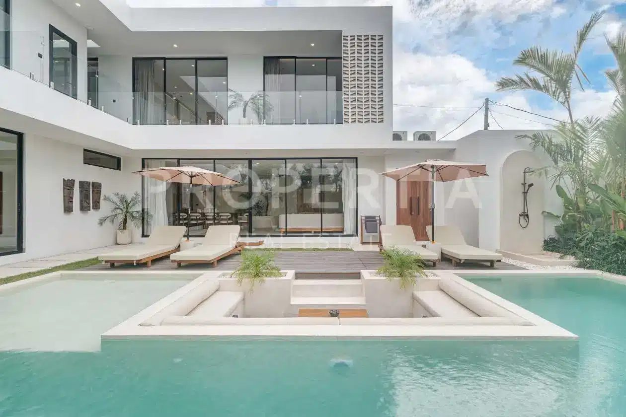 Modern Tropical 5-Bedroom Villa in Tumbak Bayuh