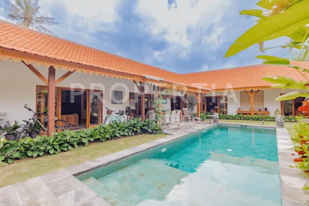 4-bedroom freehold villa in Buduk/Mengwi — photo 1 of 5
