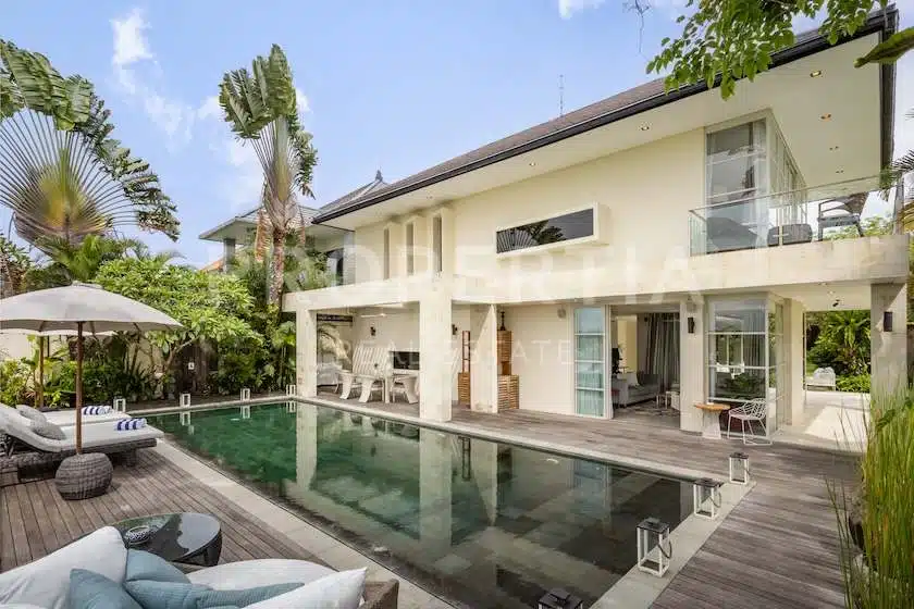Stunning 4 Bedroom Family Home in Munggu