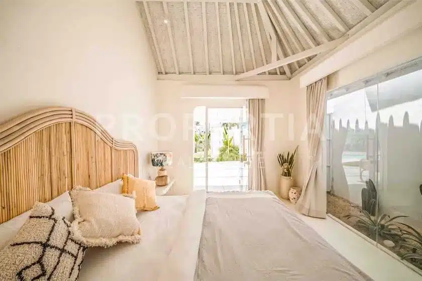 6-bedroom freehold villa in Canggu — photo 4 of 5