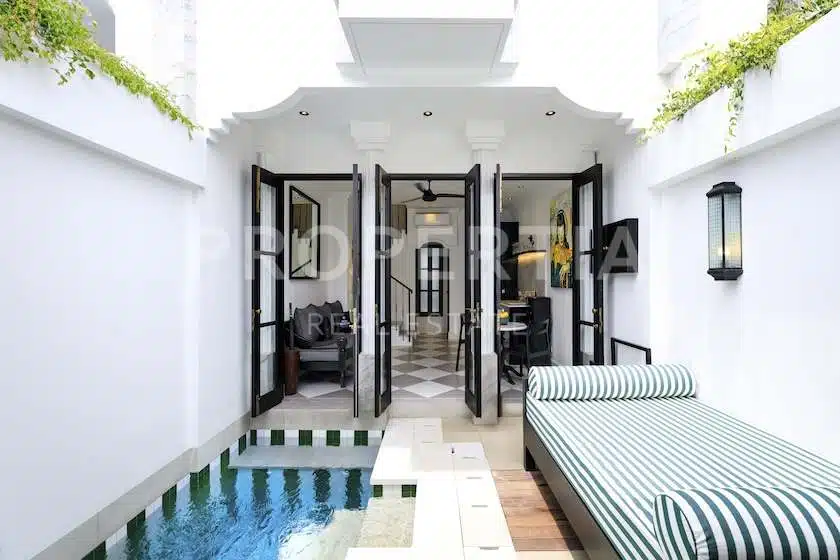 Modern Colonial Villa Walking Distance to Berawa Beach