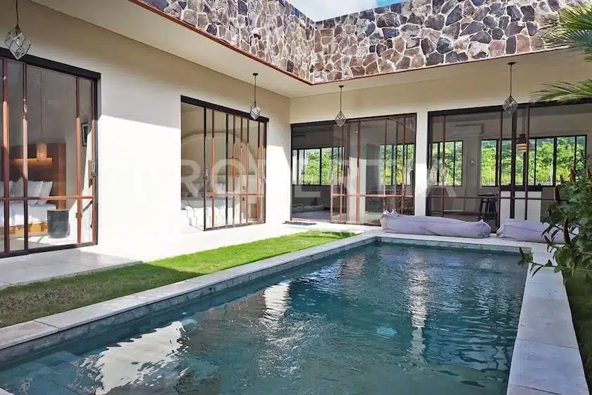 Elegant 3br Villa with Natural Finishes