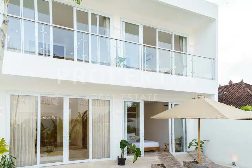 Modern 3-bedroom Contemporary Villa in Babakan