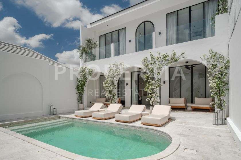 Stunning Luxury Minimalist 2-Bedroom Villa in Babakan