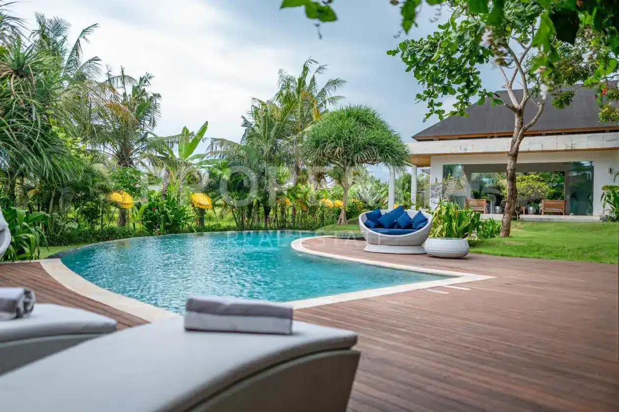 Luxurious Modern Villa Walking Distance to Pererenan Beach