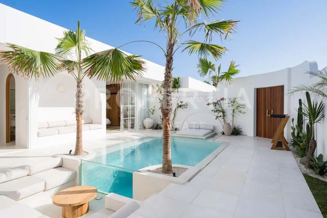 Refined Modern 3 Bedroom Villa in Bingin Perfect for Investment