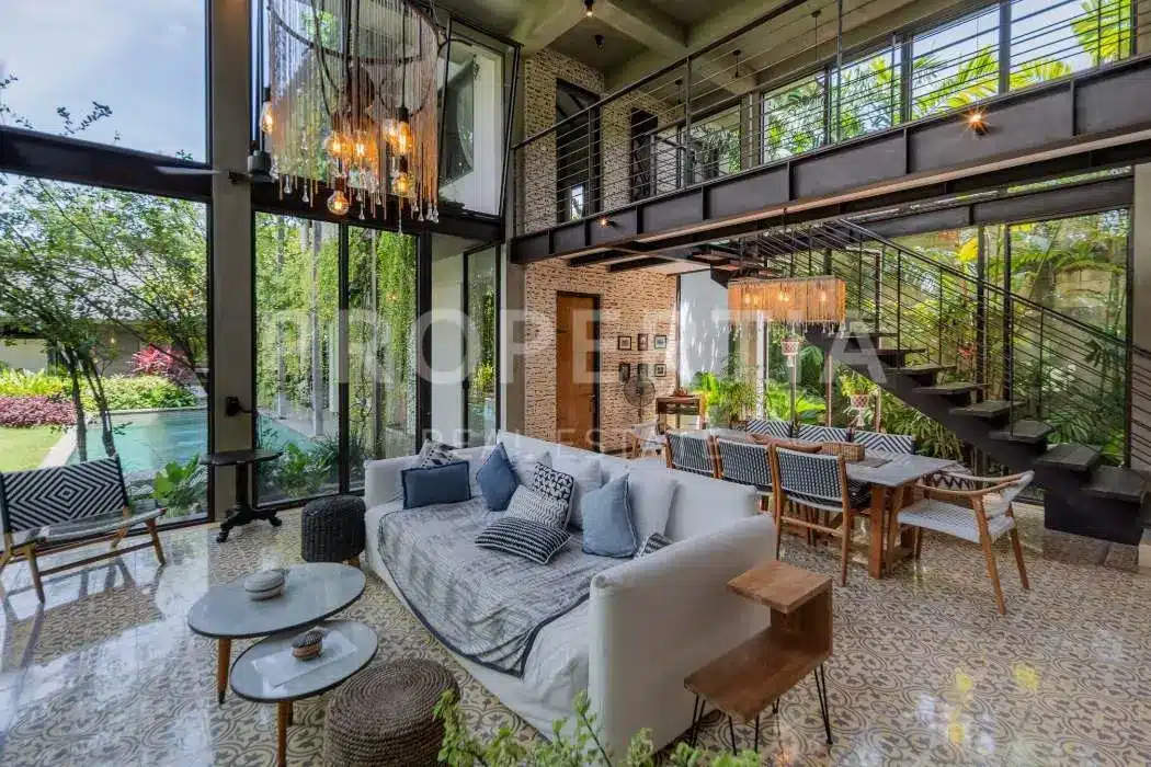 4-bedroom freehold villa in Berawa — photo 1 of 5