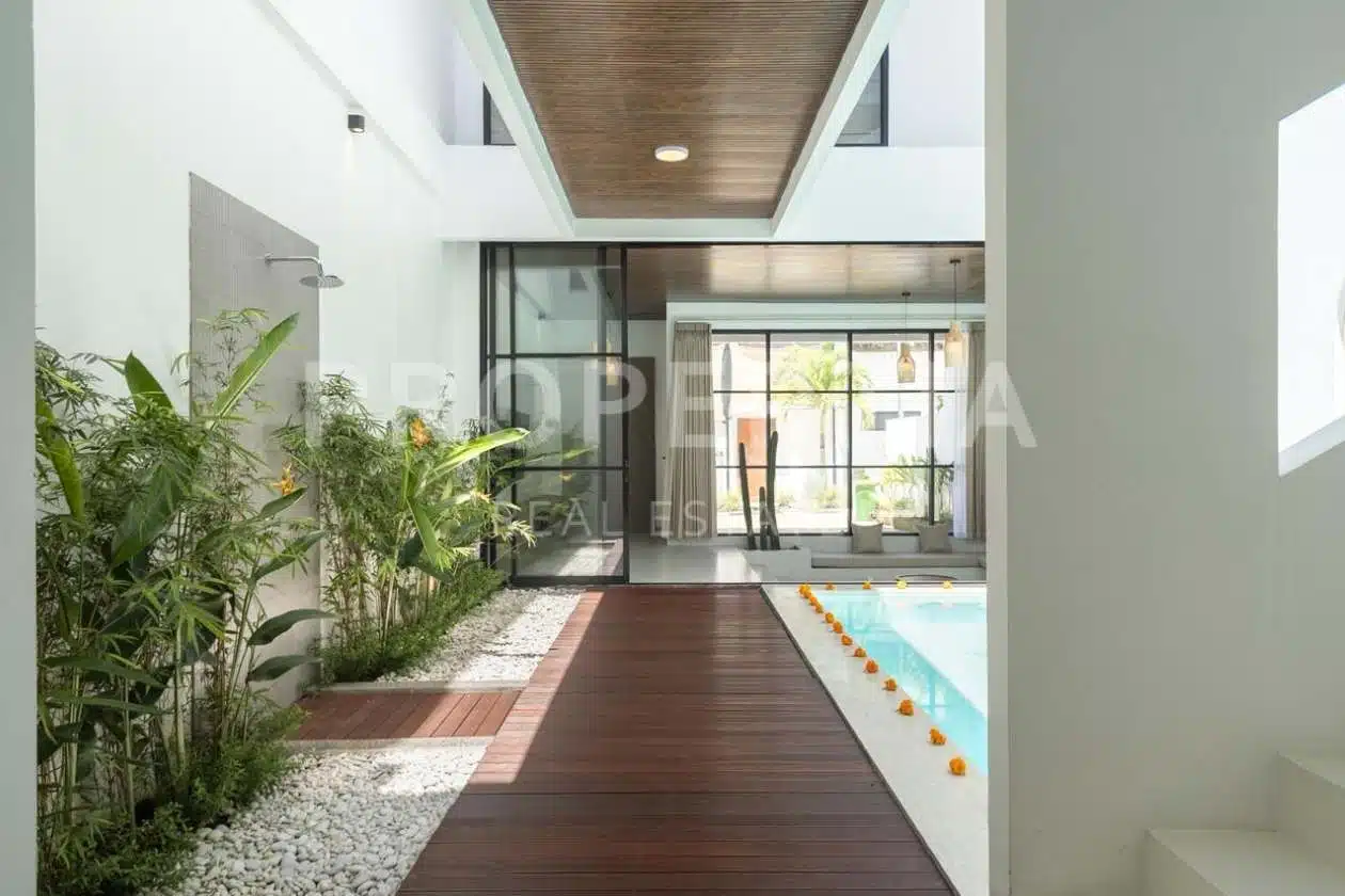 Luxurious Tropical Villa in Bingin