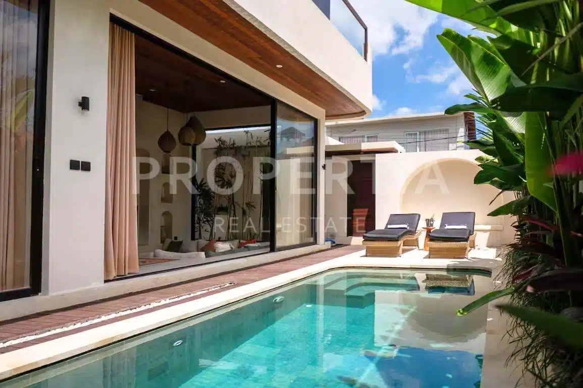 Beautiful Modern Villa with Rooftop in Padang Linjong