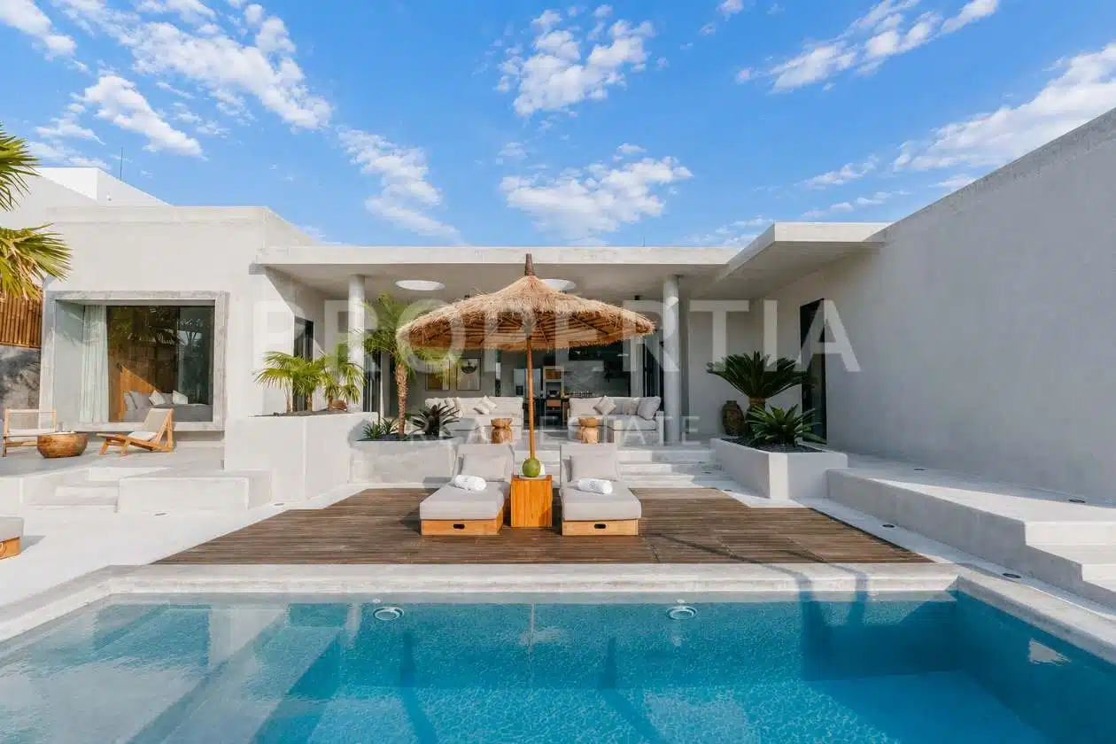 Modern Tropical Investment Villa in Babakan