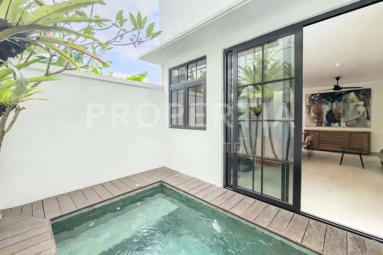 3-bedroom freehold villa in Kerobokan — photo 1 of 5