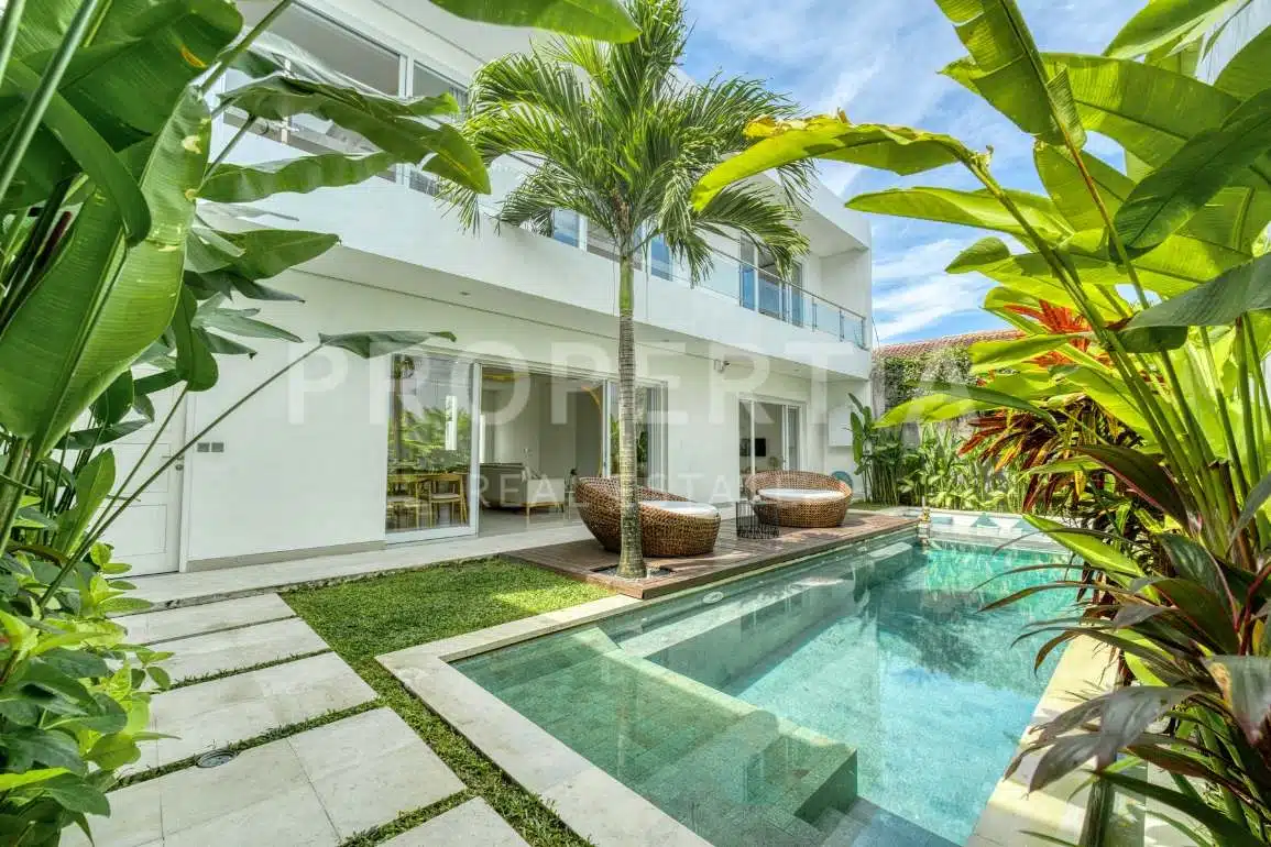 Stylish Modern Tropical Living Villa in Seminyak