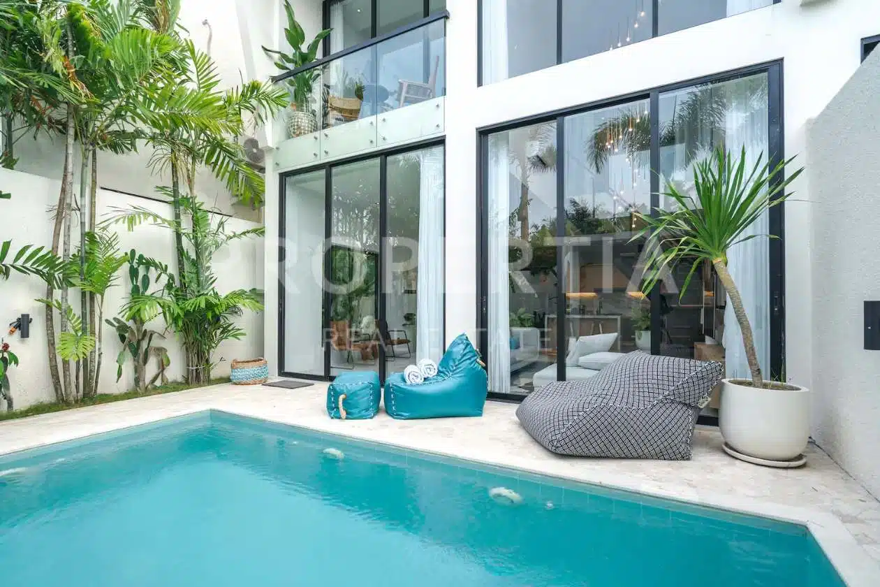 Modern Tropical Villa with Industrial-Inspired Design in Babakan