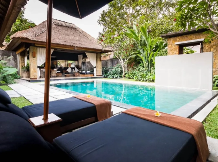 Charming 1-Bedroom Balinese Villa with Large Garden in Seminyak for Sale
