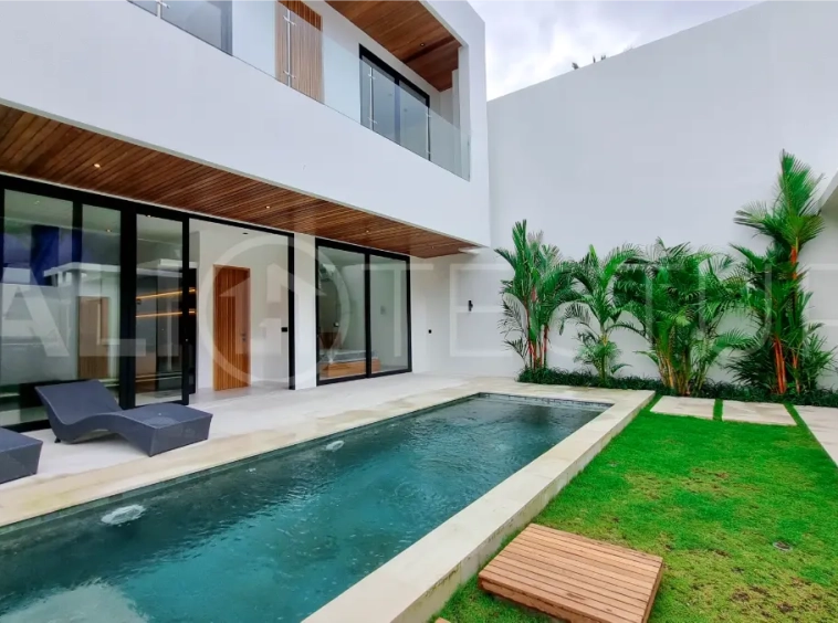 Turnkey Minimalist Villa in Tumbak Bayuh, Ideal for Living or Daily Rental Business