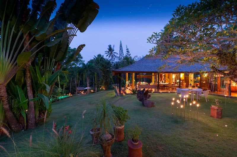Freehold – four bedroom villa stand on a 70+ are of land with beautiful tropical garden