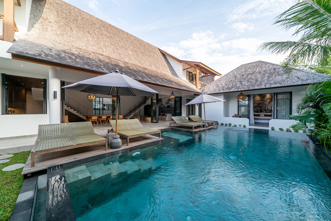 4 BEDROOM VILLA WALKING DISTANCE TO PERERENAN BEACH – LEASEHOLD