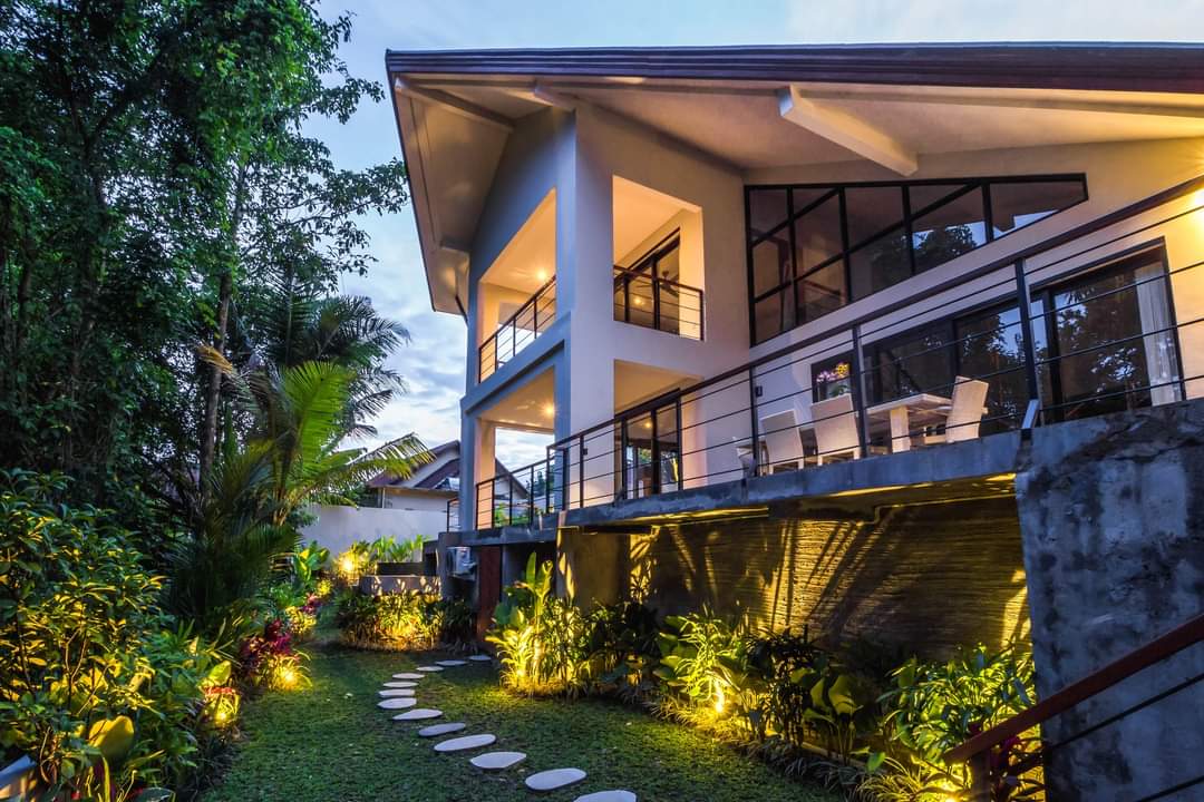 Elegant Two-Story Riverside Retreat with Private Pool – Ideal for Serenity and Luxury