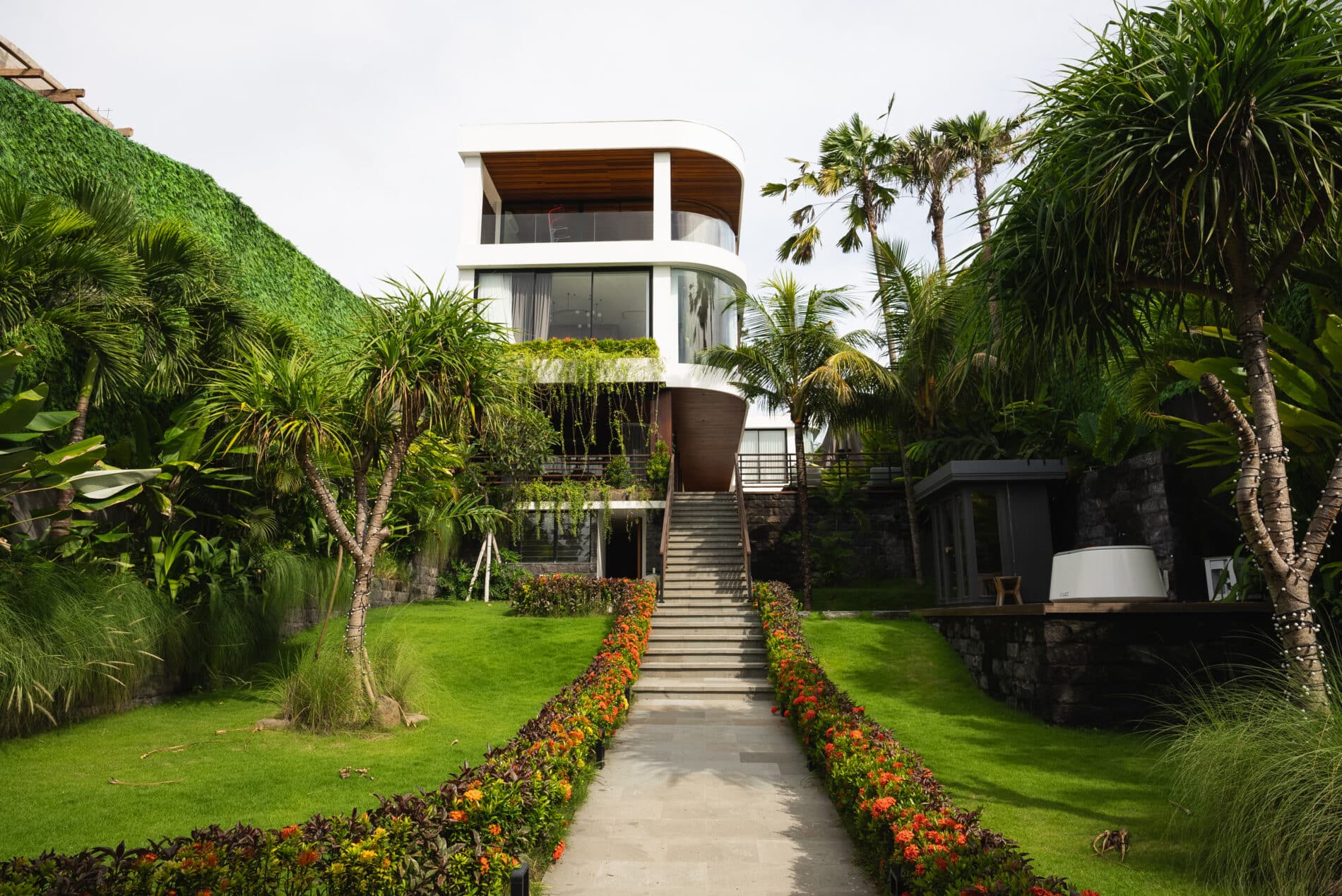 Luxurious 6-Bedroom Villa for Sale in Pererenan, Bali