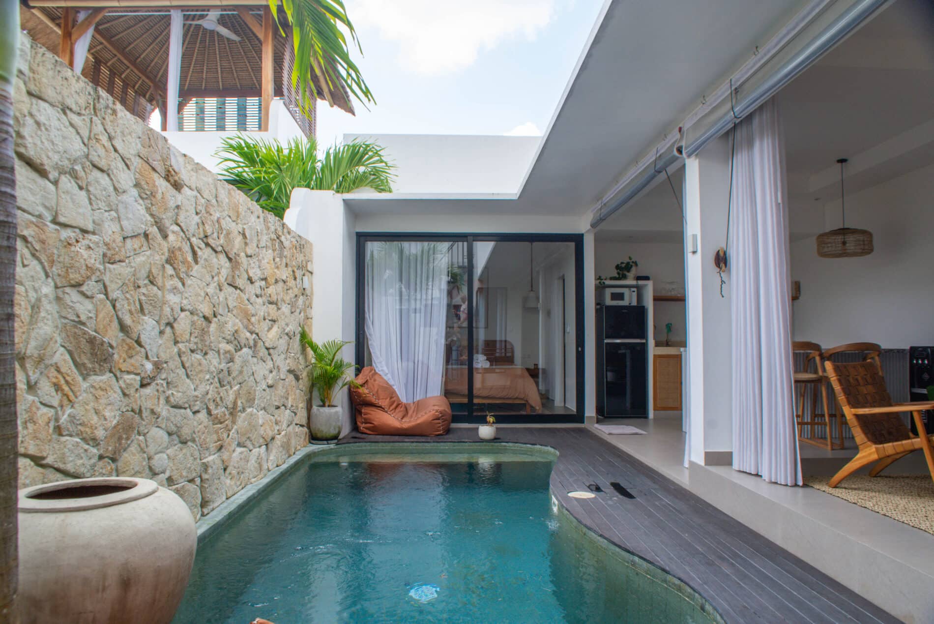 Tropical 2-Bedroom Villas with Rooftop in Tumbak Bayuh