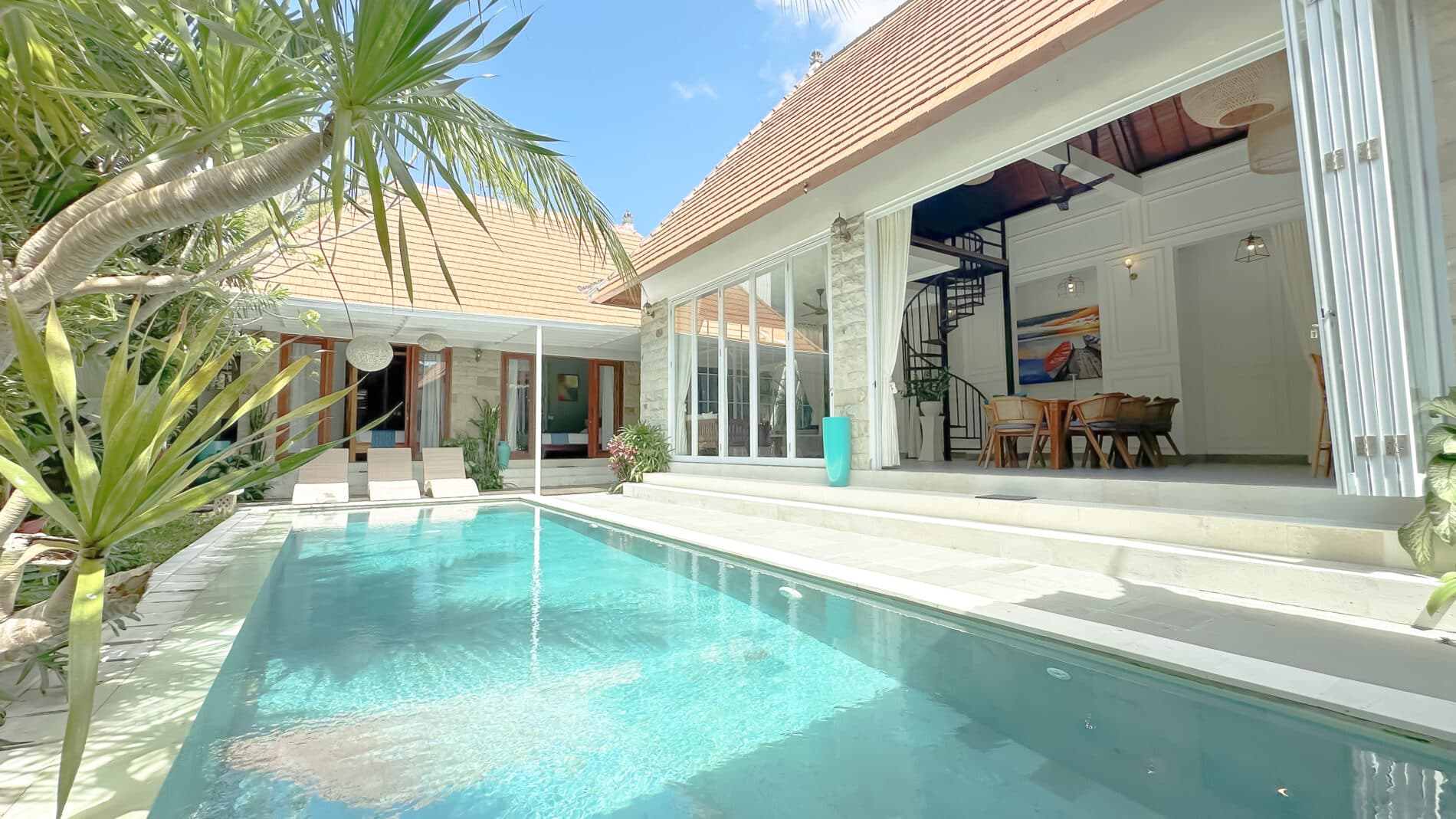 Contemporary 4-Bedroom Residence in Umalas