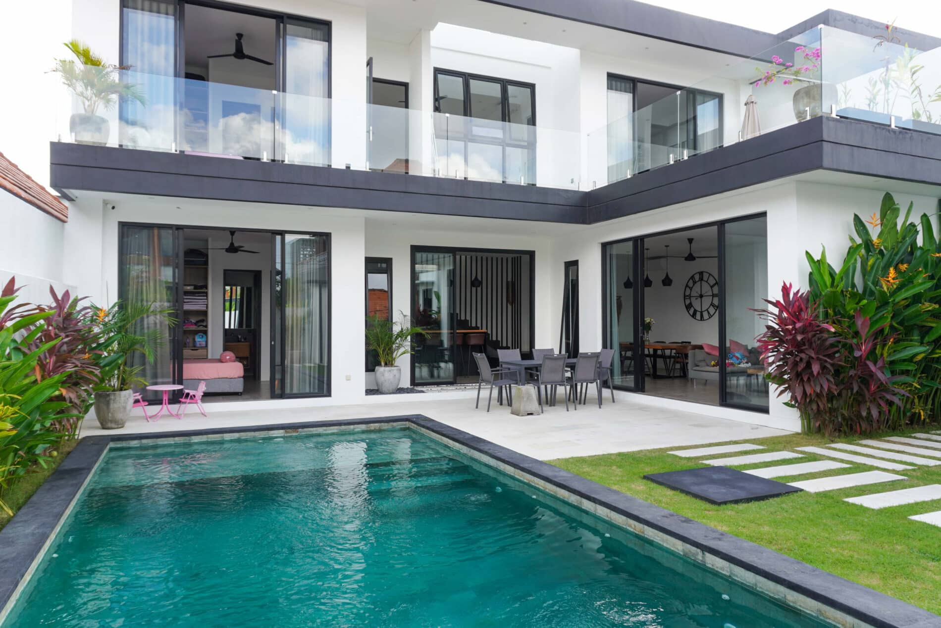 3 bedrooms modern minimalist villa in Umalas