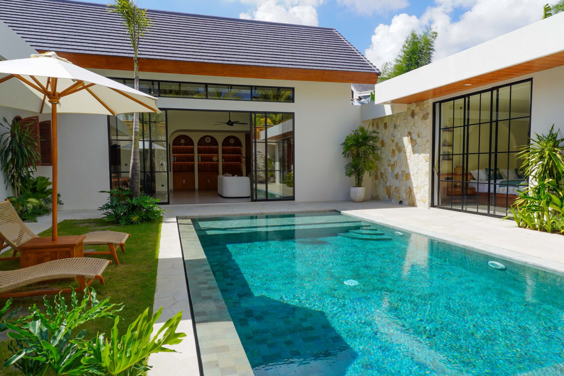 Tropical 4 bedrooms brand new villa in Umalas