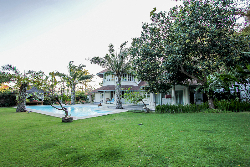 Freehold Villa With Spacious Land for Sale in Umalas