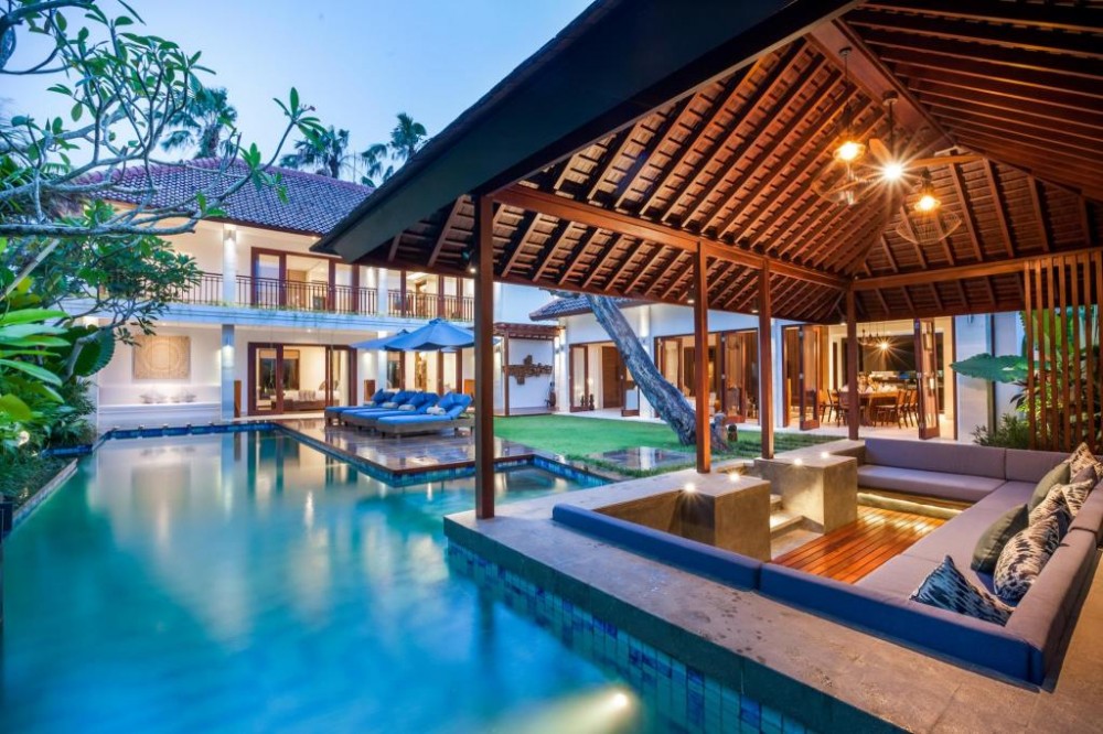 4 Bedrooms Modern Style Freehold Real Estate For Sale in Petitenget