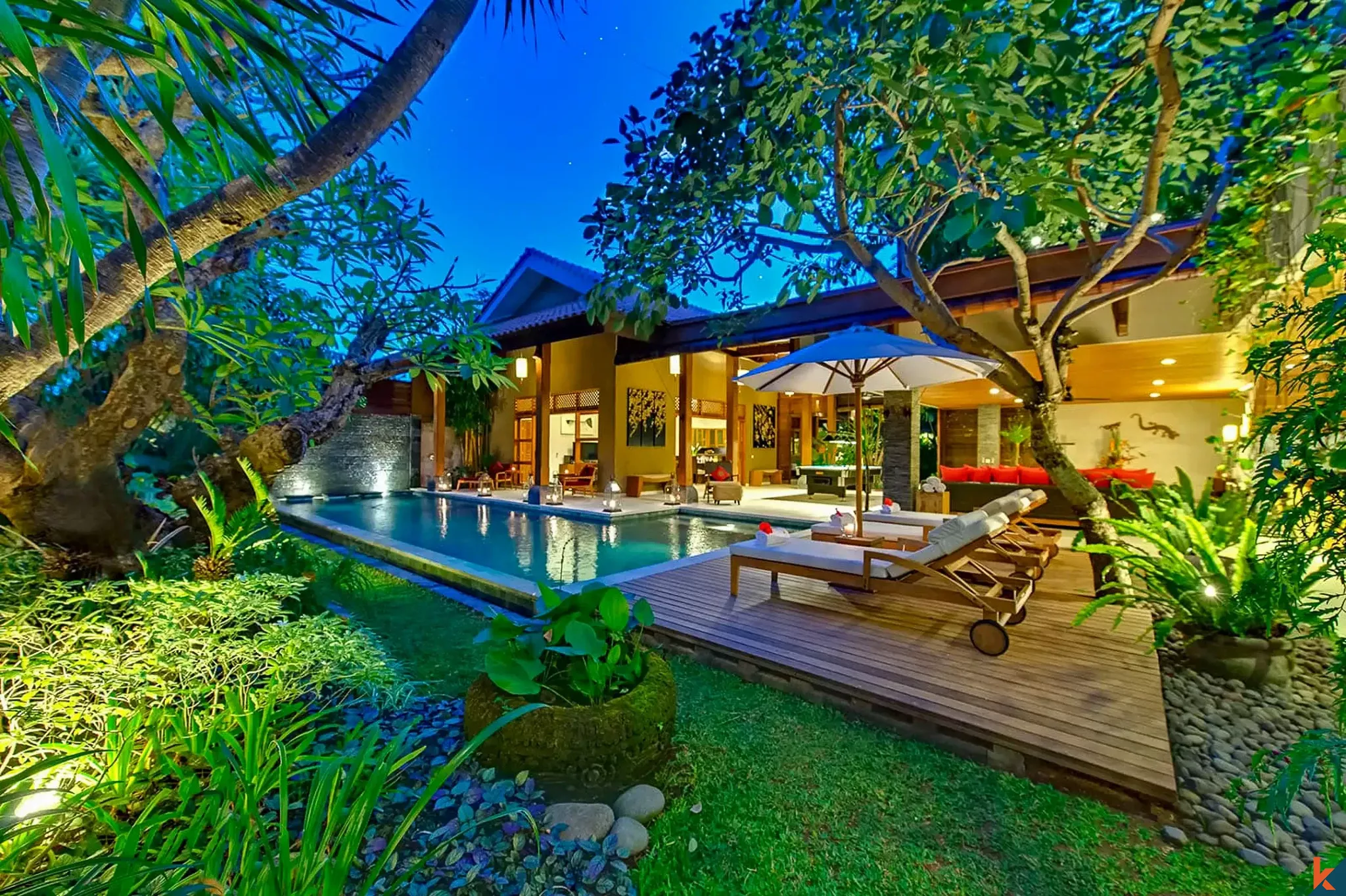 Amazing freehold real estate for sale walking distance to the beach in Seminyak