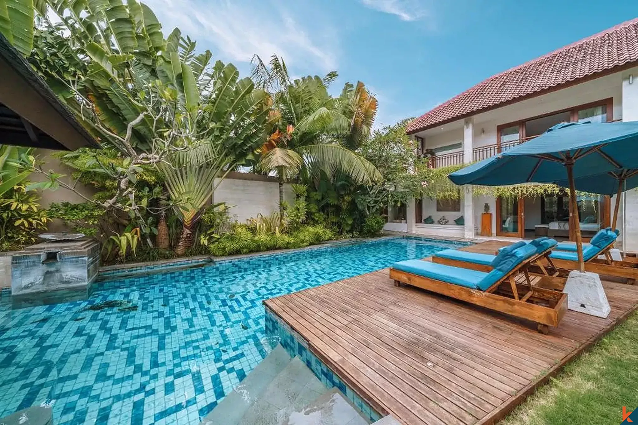 Modern Style Four Bedrooms Freehold Estate in Petitenget