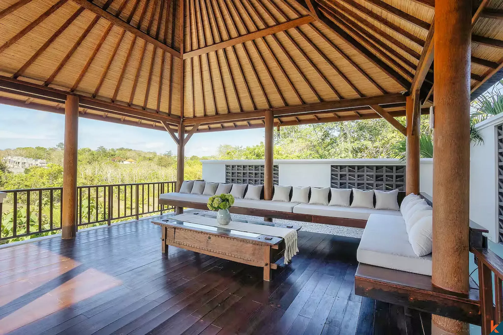 Elegant Three-Bedroom Villa Close to the Beach for Sale in Ungasan