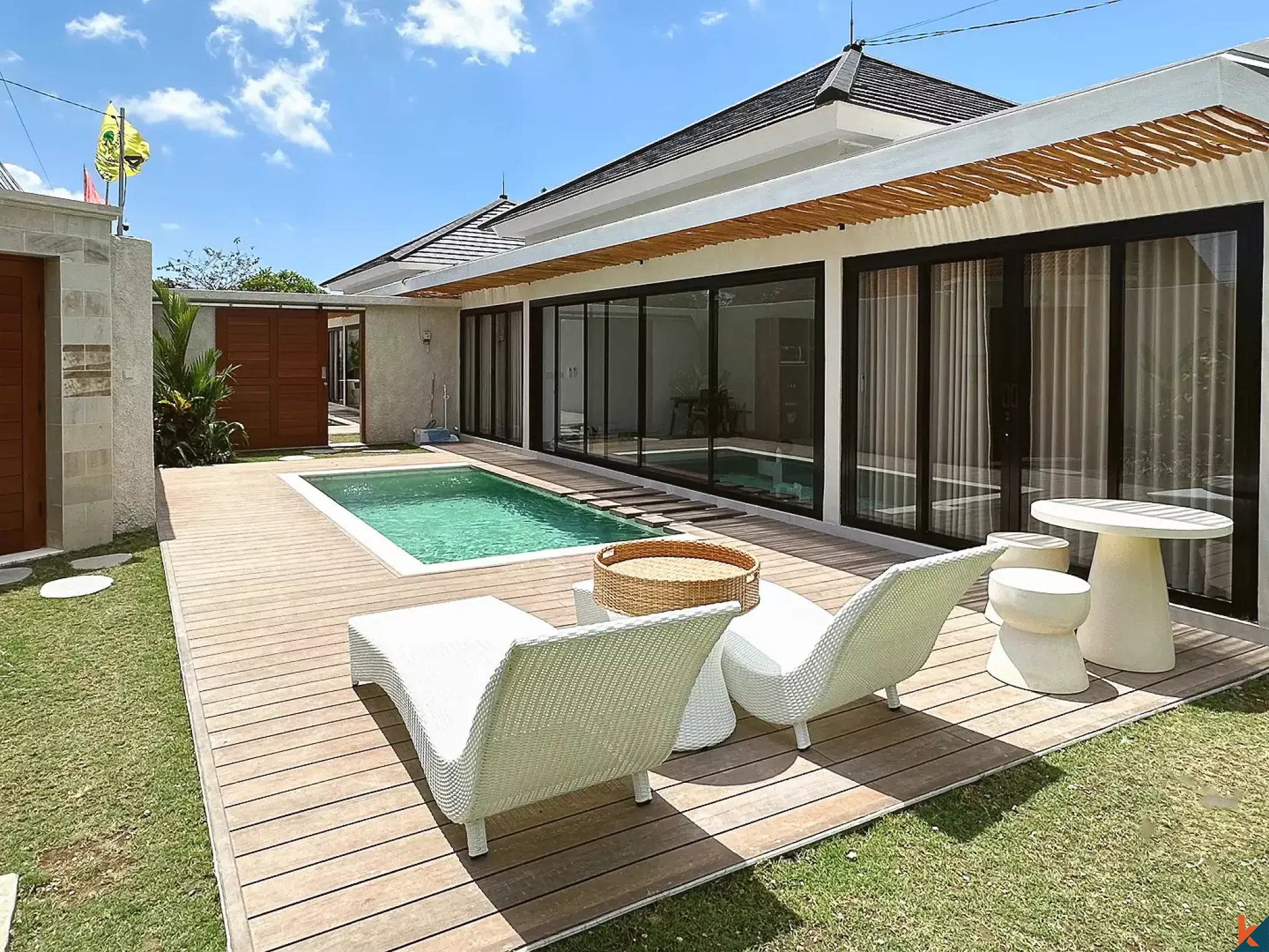 Stylish Two-Bedroom Tropical Retreat for Lease in Canggu