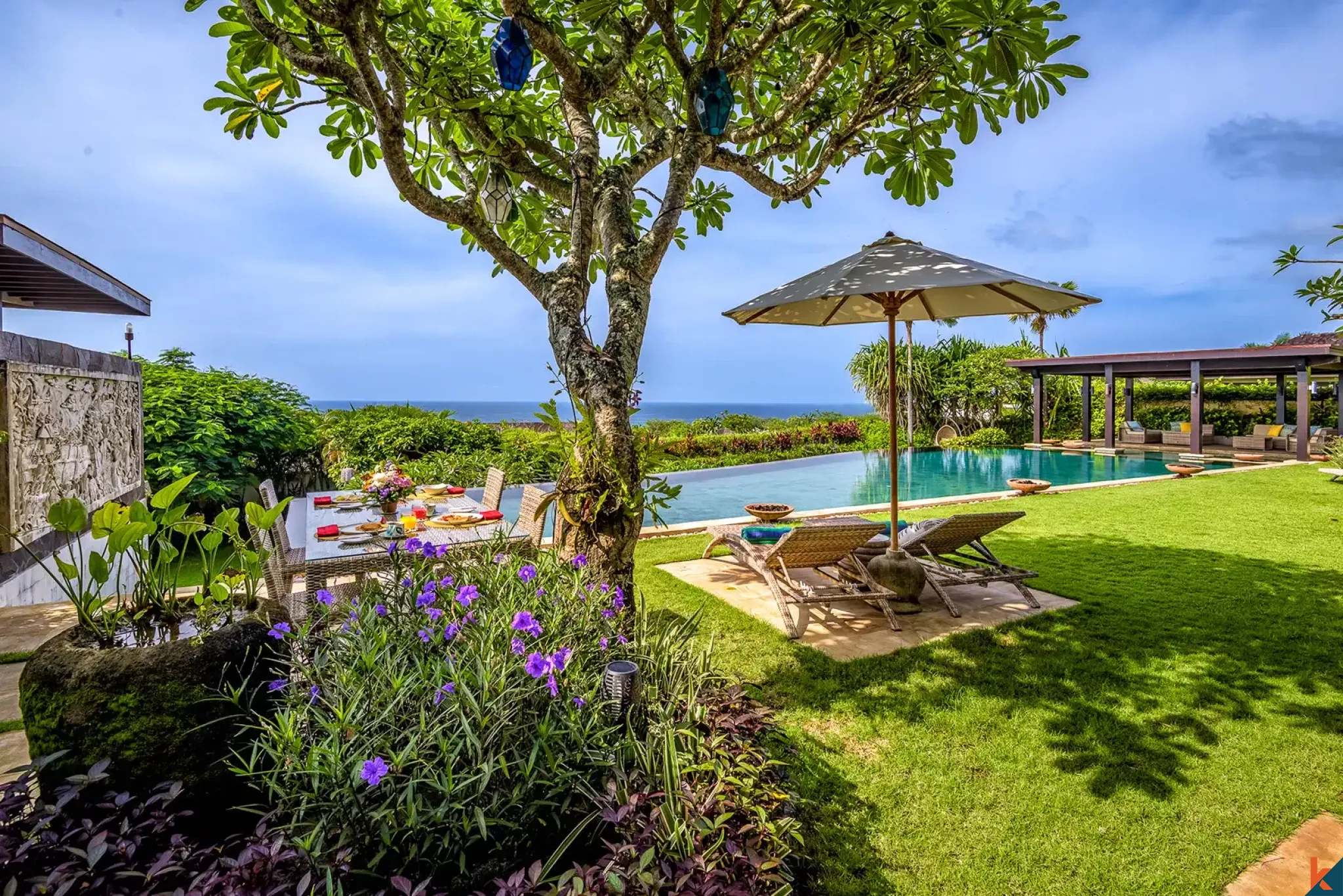 Luxurious Villa with Amazing View for Sale in Bukit