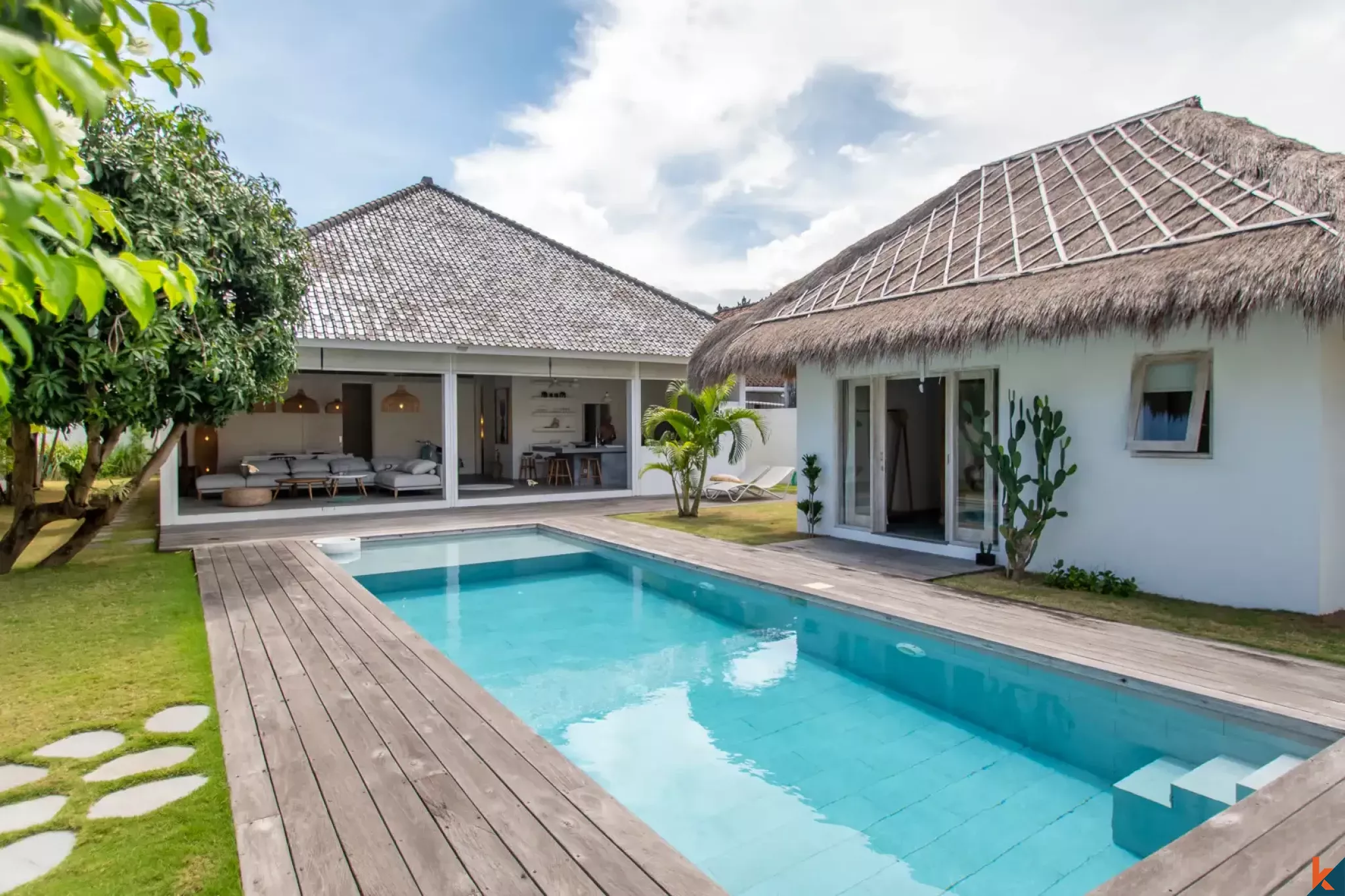 Gorgeous three bedroom modern-tropical leasehold property in Sanur