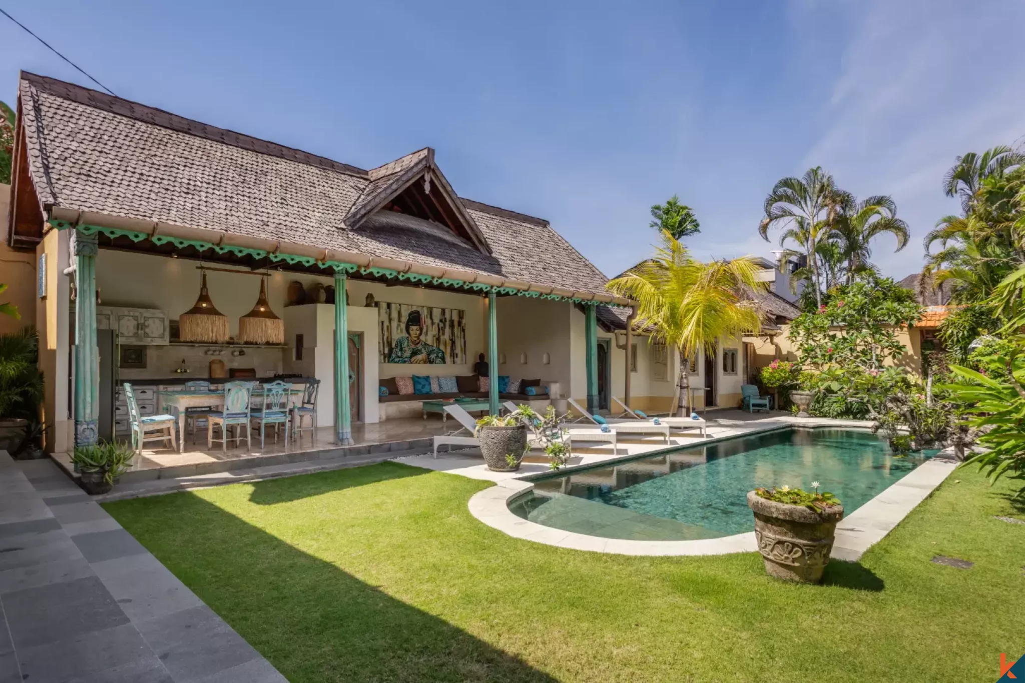 Charming traditional style three bedroom leasehold villa in central Drupadi area