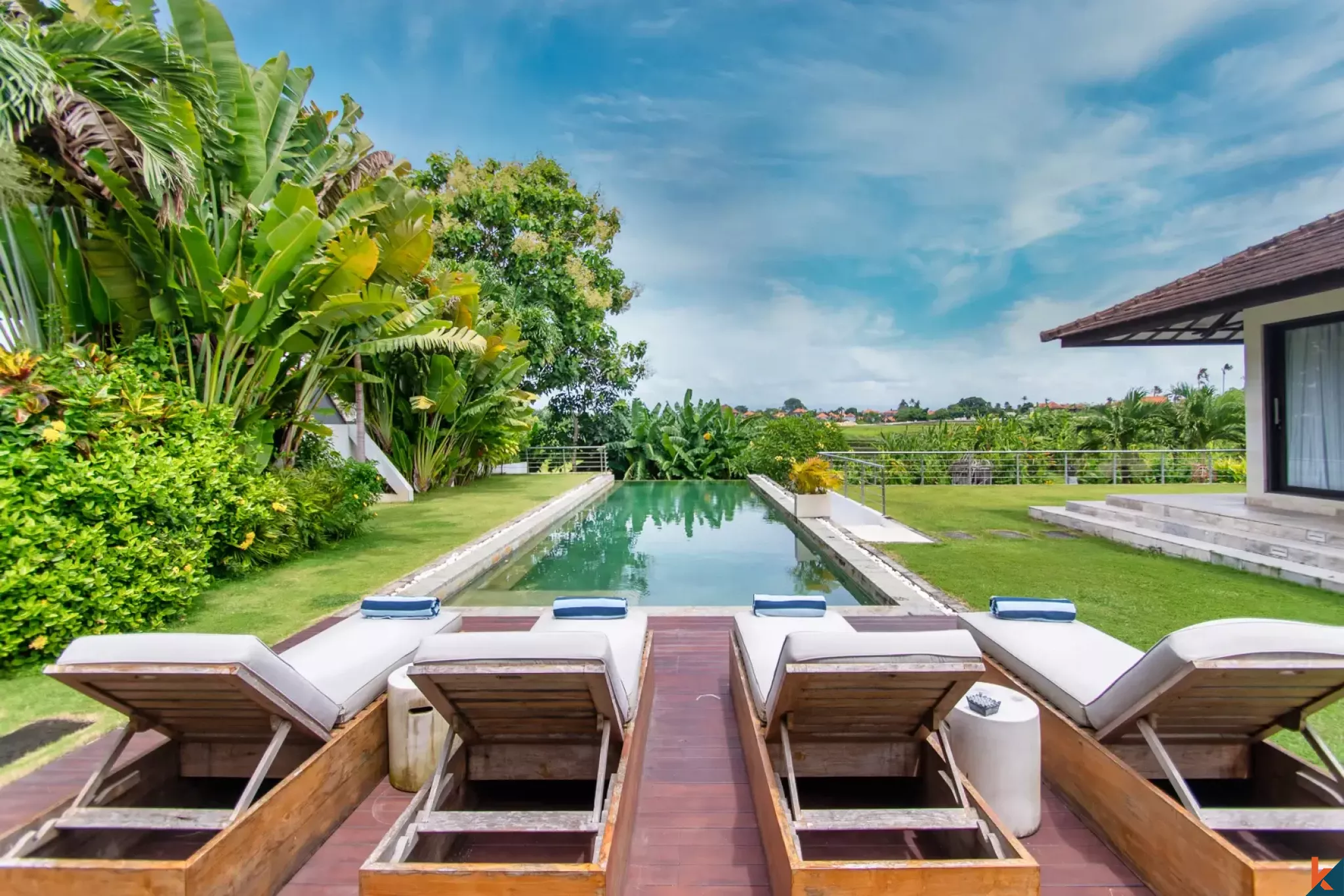 Fantastic six bedroom leasehold real estate with green rice fields views in Babakan