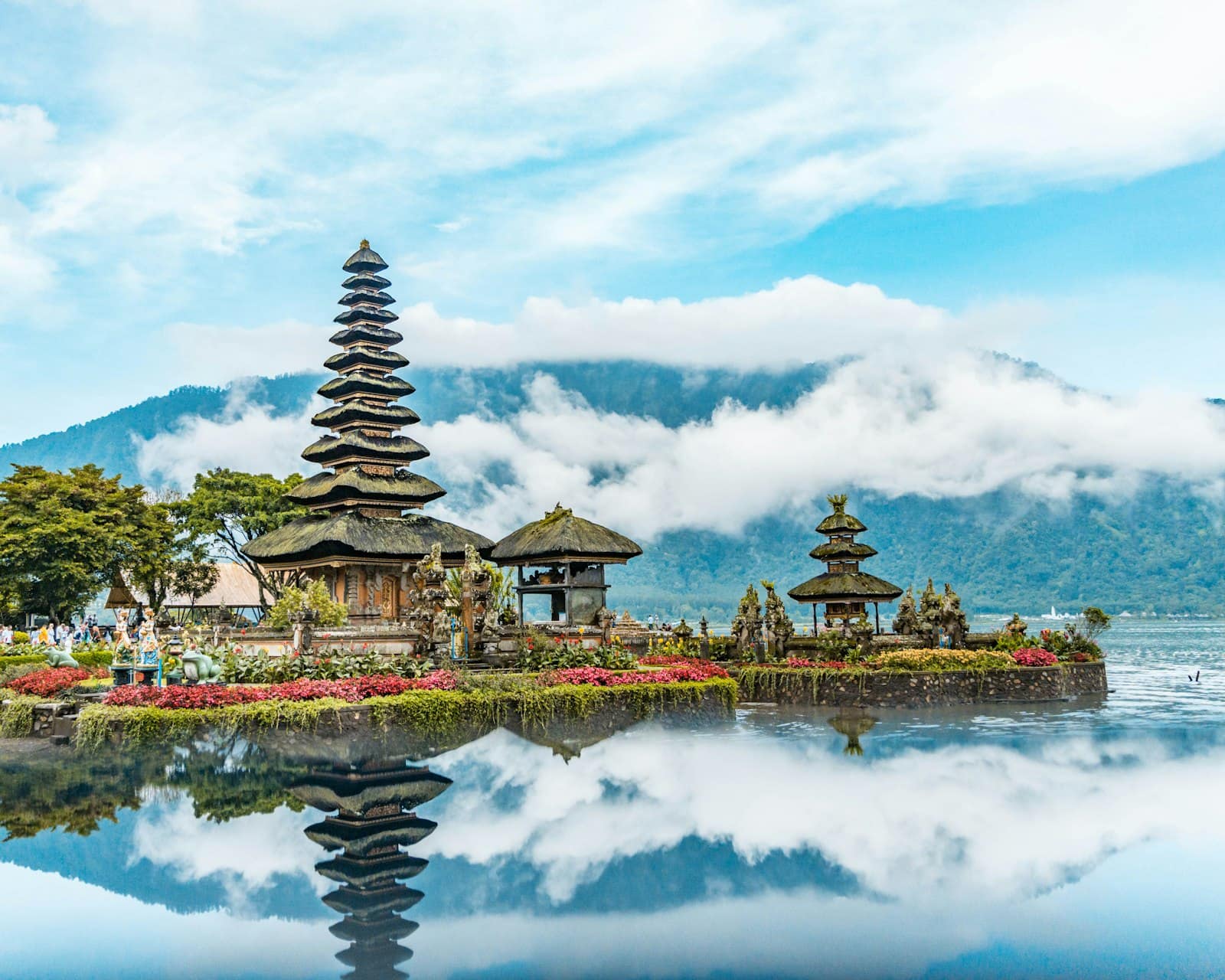 Pura Ulun Danu Beratan lake temple, Bali — Brixfox short-term-rental revenue-driver data, 2026